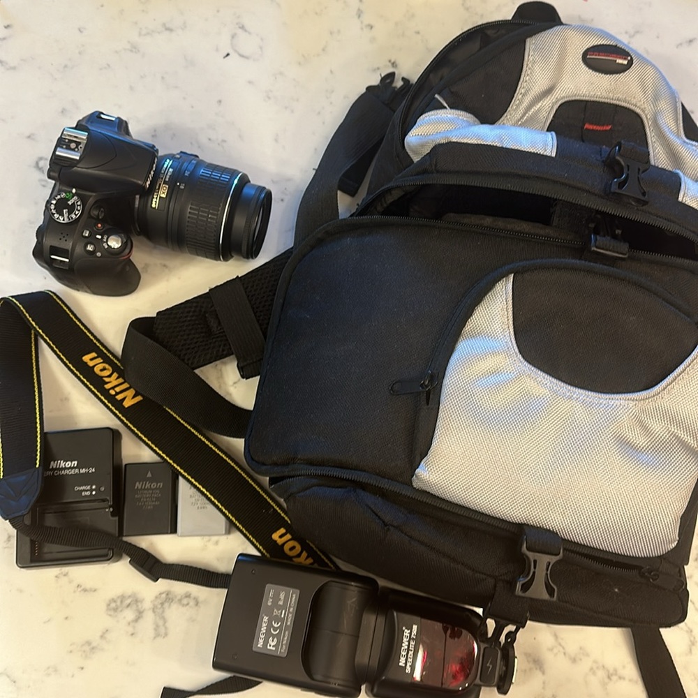 Nikon D3300 with camera bag